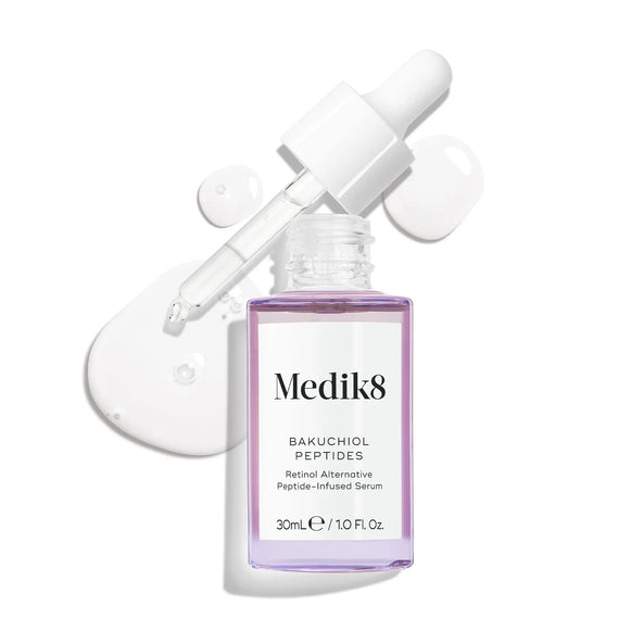 Medik8 Bakuchiol Peptides - serumflaska med lila färg och en pipett som visar serumets konsistens.-1