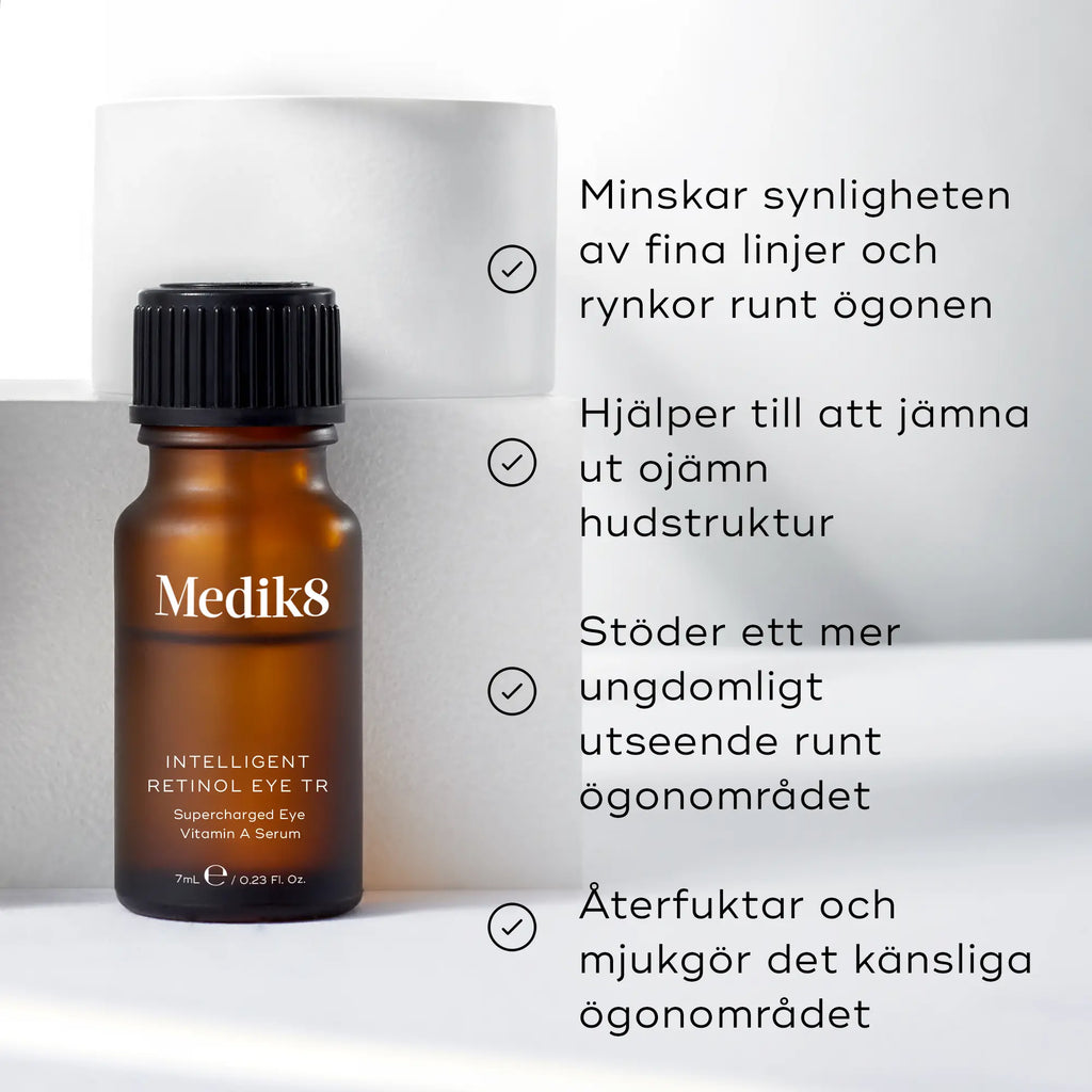 Bild av Intelligent Retinol Eye TR-flaskan stående bredvid vita kosmetikbehållare, med en lista över produktens fördelar, som att minska fina linjer och återfukta ögonområdet.
