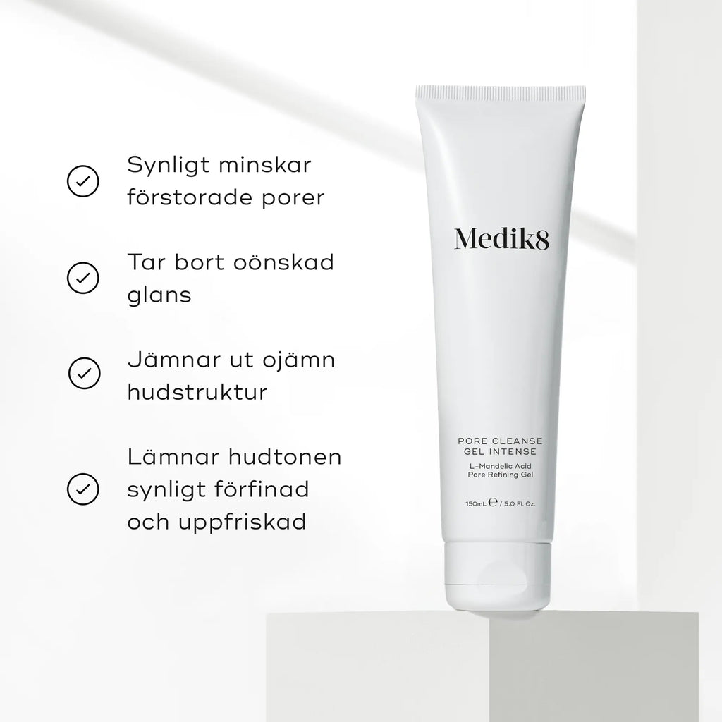 Produktbild av Medik8 Pore Cleanse Gel Intense med text om produktens fördelar, bland annat minskning av förstorade porer och oönskad oljighet.