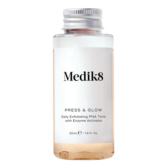 Press & Glow® (Travel Size - 50ml) från Medik8 är en mild exfolierande tonic med enzymer som ger huden lyster och fräschör i en praktisk reseförpackning.-64